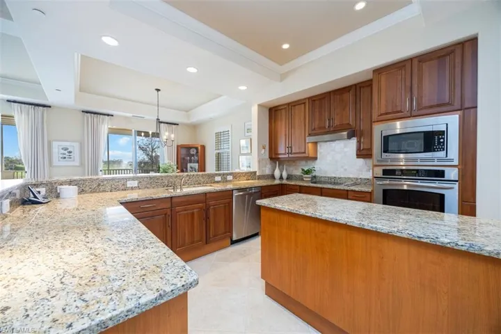 580  Avellino Isles  CIR, Naples, FL 34119