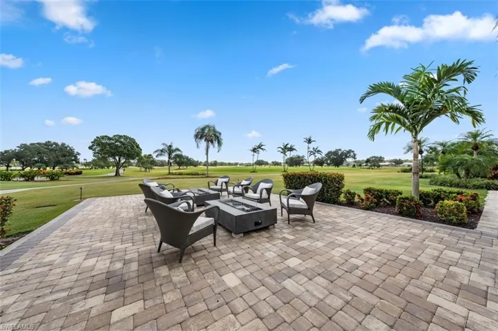 580  Avellino Isles  CIR, Naples, FL 34119