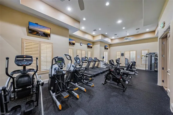 580  Avellino Isles  CIR, Naples, FL 34119