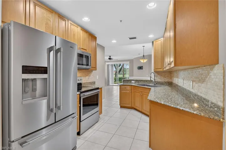11951 Champions Green Way 401, Fort Myers, Florida 33913