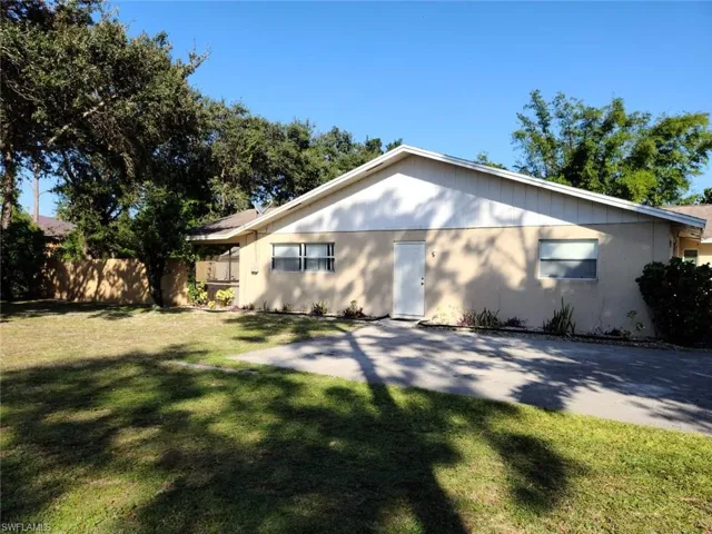 5563  17th SW AVE, Naples, FL 34116