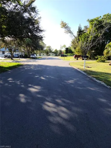 5563  17th SW AVE, Naples, FL 34116