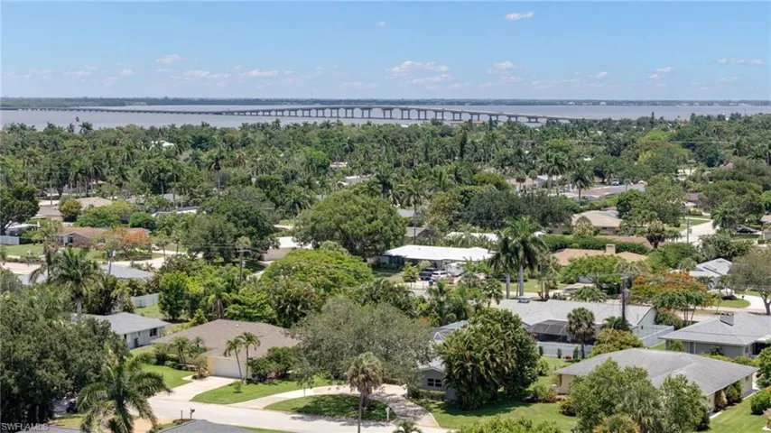 1347 Oaklawn Ct, Fort Myers, Florida 33919