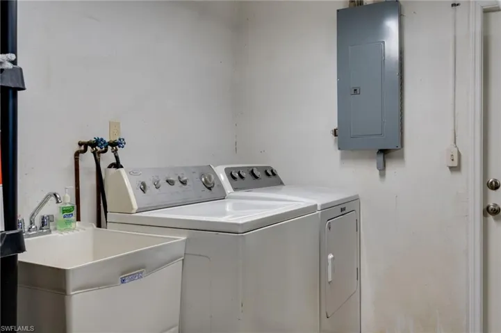 1347 Oaklawn Ct, Fort Myers, Florida 33919