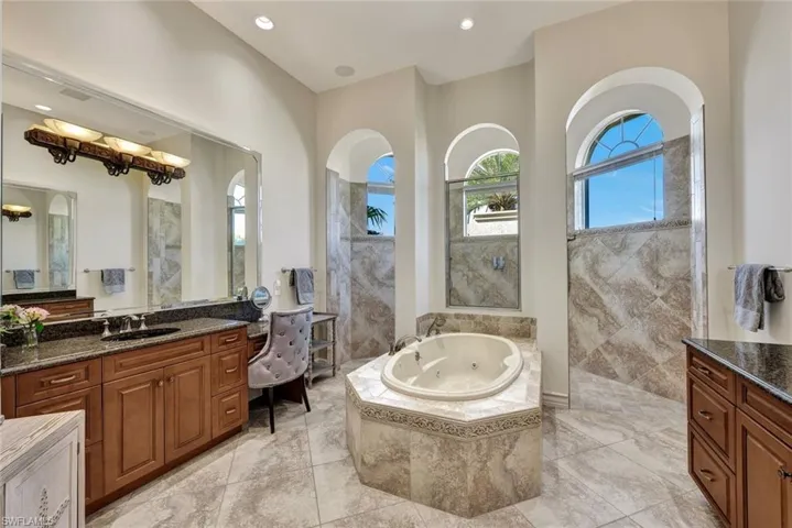 Soaking Tub W Large Walk Thru Shower