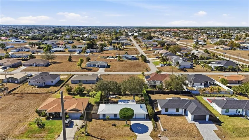 2306 Ne 24th Ave, Cape Coral, Florida 33909