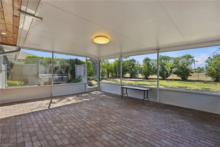 2306 Ne 24th Ave, Cape Coral, Florida 33909