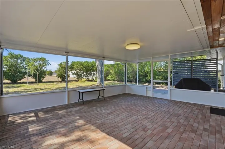 2306 Ne 24th Ave, Cape Coral, Florida 33909
