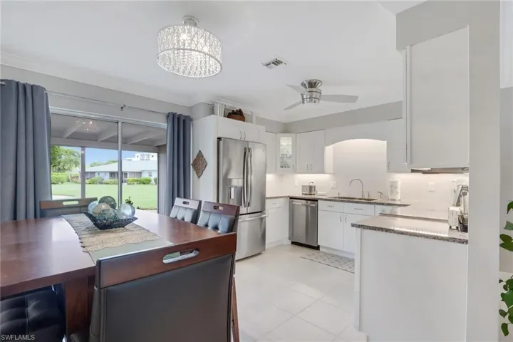 175 Crown Dr 8, Naples, Florida 34110