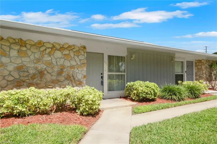 175 Crown Dr 8, Naples, Florida 34110