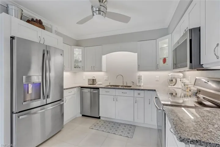 175 Crown Dr 8, Naples, Florida 34110