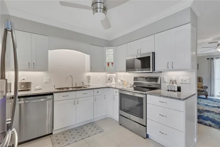 175 Crown Dr 8, Naples, Florida 34110