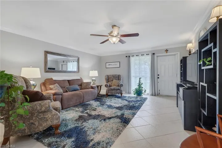 175 Crown Dr 8, Naples, Florida 34110