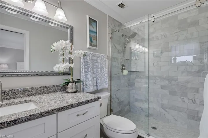 175 Crown Dr 8, Naples, Florida 34110