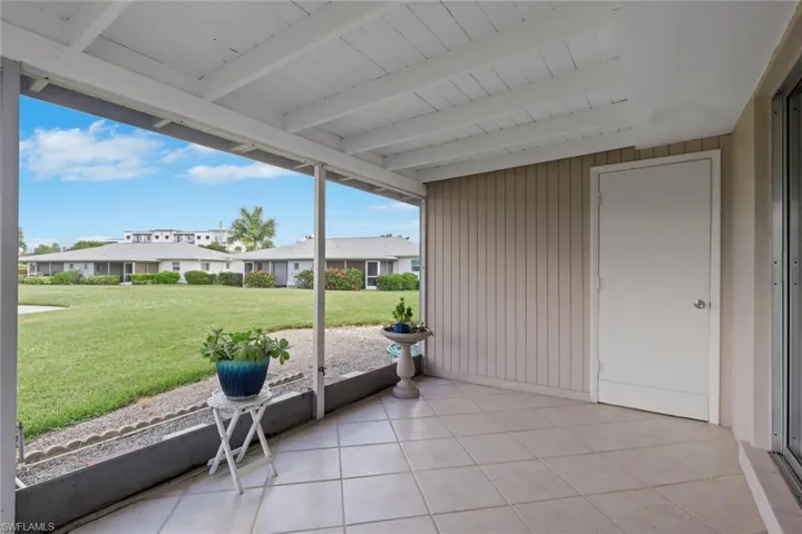 175 Crown Dr 8, Naples, Florida 34110