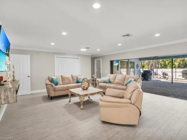 1323 SE 24th  ST, Cape Coral, FL 33990