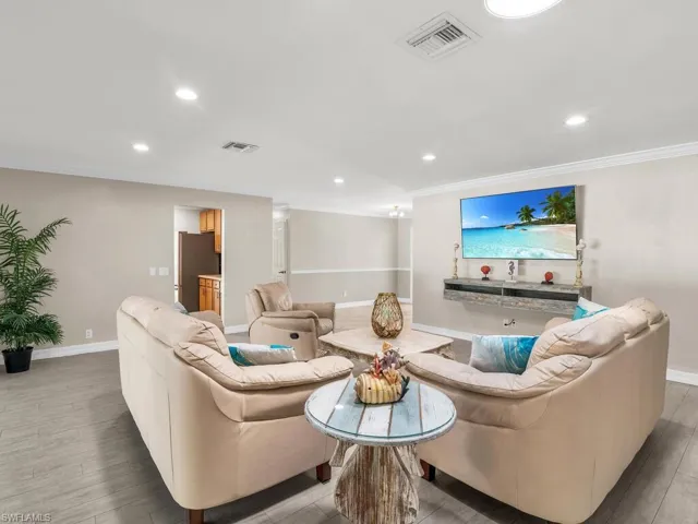 1323 SE 24th  ST, Cape Coral, FL 33990