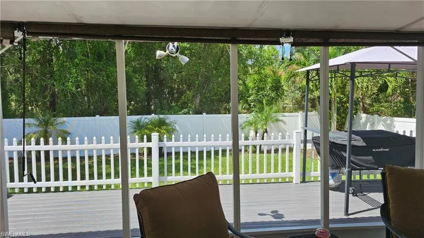 Sunroom / solarium with plenty of natural light