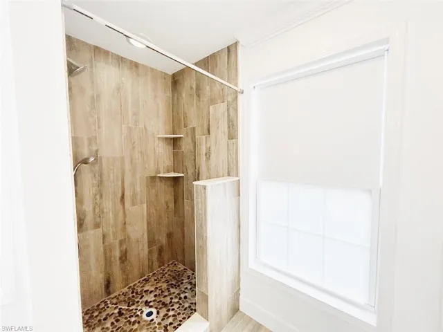 122 Leawood Cir, Naples, Florida 34104