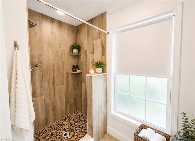 122 Leawood Cir, Naples, Florida 34104