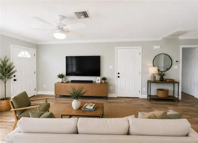 122 Leawood Cir, Naples, Florida 34104