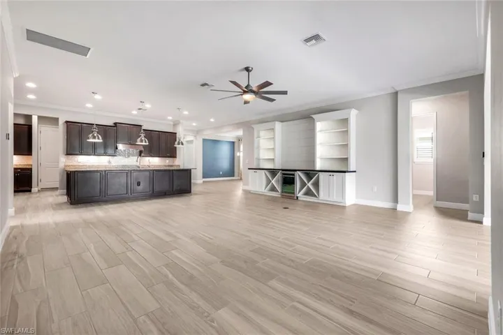 3837  Helmsman  DR, Naples, FL 34120