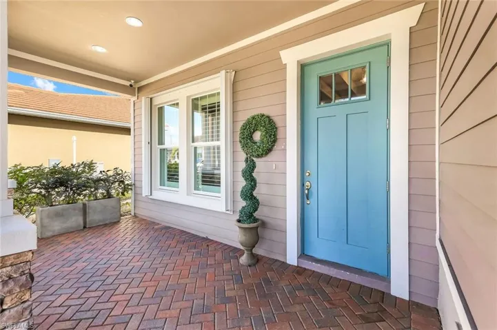 3837  Helmsman  DR, Naples, FL 34120