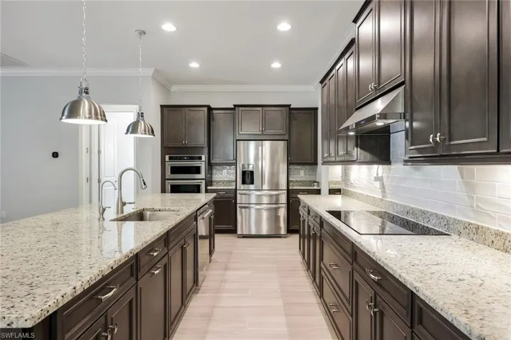 3837  Helmsman  DR, Naples, FL 34120