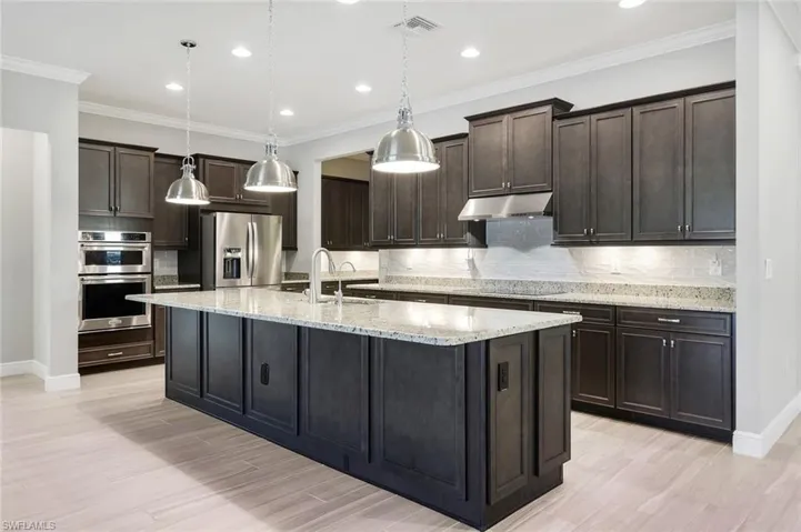 3837  Helmsman  DR, Naples, FL 34120