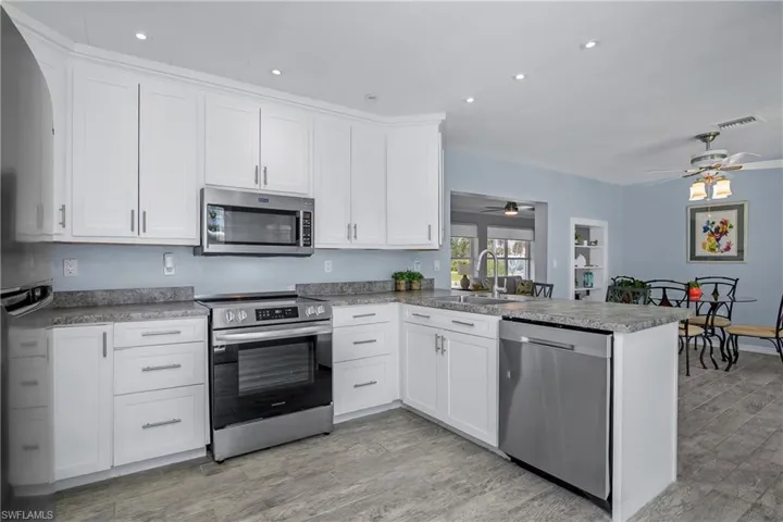 13041  Point Breeze  DR, Fort Myers, FL 33908