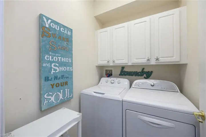 Extra storage, laundry in unit