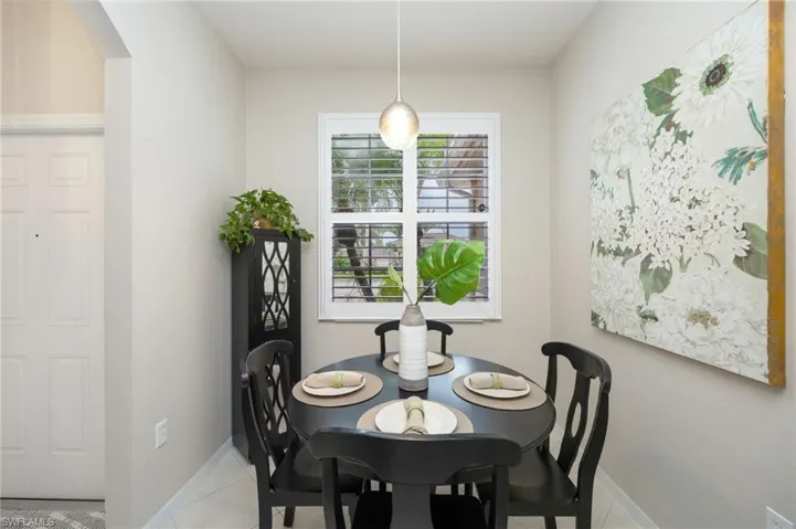 Eat in Kitchen area