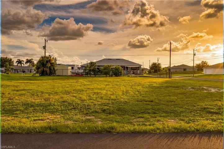 1320 Ne 19th St, Cape Coral, Florida 33909
