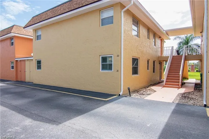 1400 Pompei Ln 21, Naples, Florida 34103