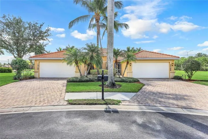 14198  Fall Creek  CT, Naples, FL 34114