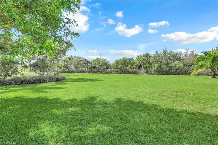14198  Fall Creek  CT, Naples, FL 34114