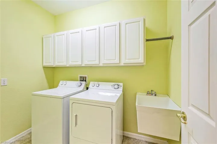 14198  Fall Creek  CT, Naples, FL 34114