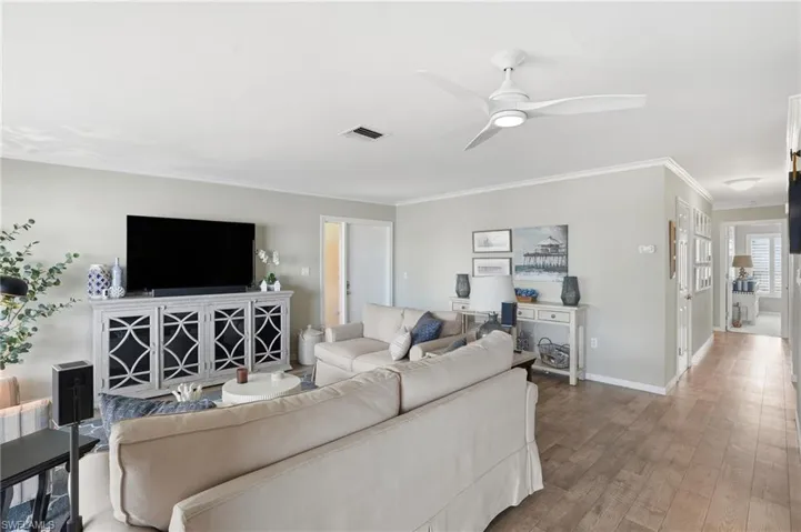 1949  Beach  PKWY, Cape Coral, FL 33904