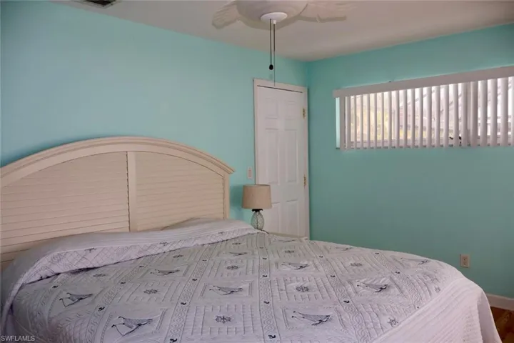 1613 SE 28th  TER, Cape Coral, FL 33904