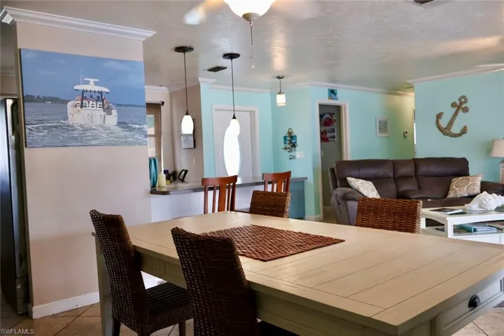1613 SE 28th  TER, Cape Coral, FL 33904