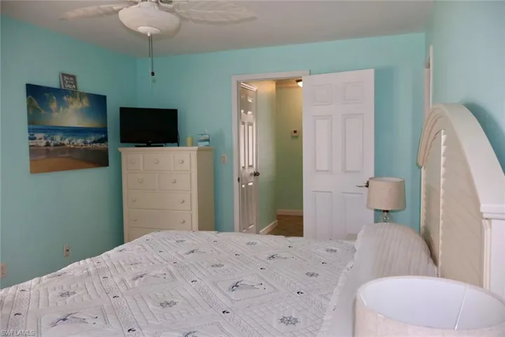1613 SE 28th  TER, Cape Coral, FL 33904