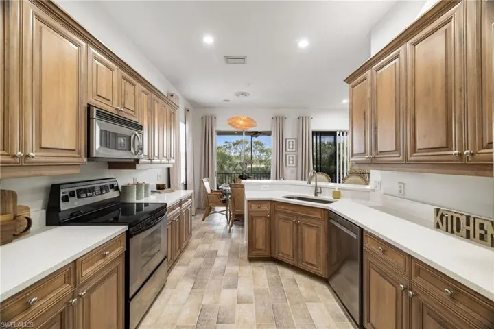 10100 Valiant Ct 201, Miromar Lakes, Florida 33913