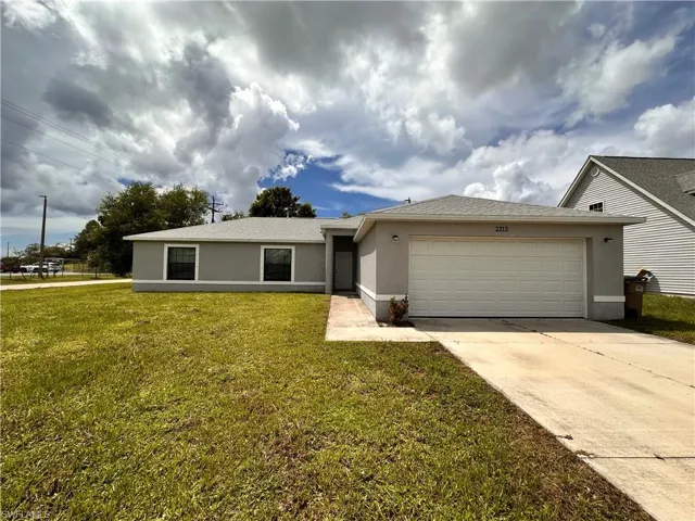 2212 Sw Santa Barbara Pl, Cape Coral, Florida 33991