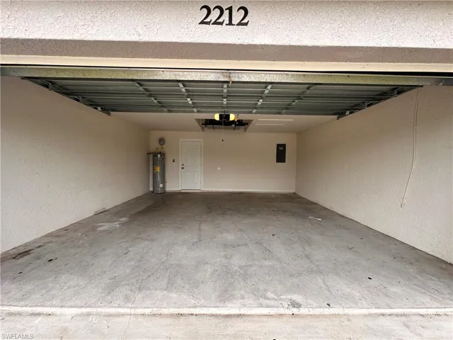 2212 Sw Santa Barbara Pl, Cape Coral, Florida 33991