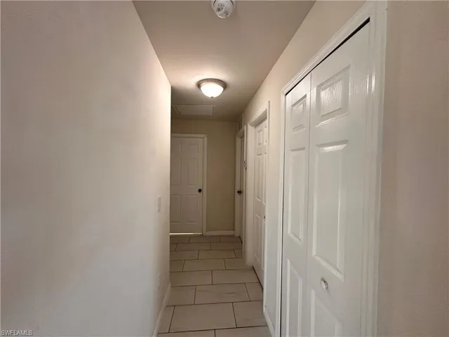 2212 Sw Santa Barbara Pl, Cape Coral, Florida 33991