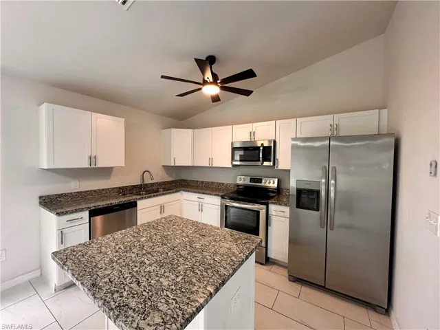 2212 Sw Santa Barbara Pl, Cape Coral, Florida 33991