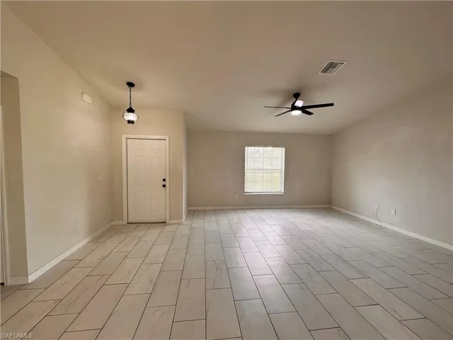 2212 Sw Santa Barbara Pl, Cape Coral, Florida 33991