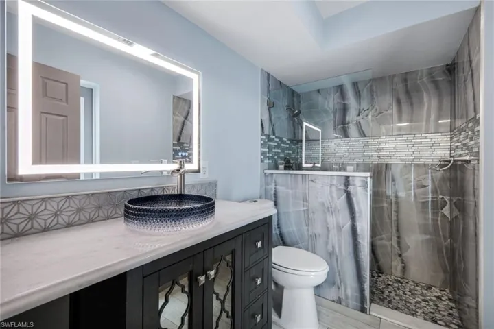 4005 SE 1st  AVE, Cape Coral, FL 33904