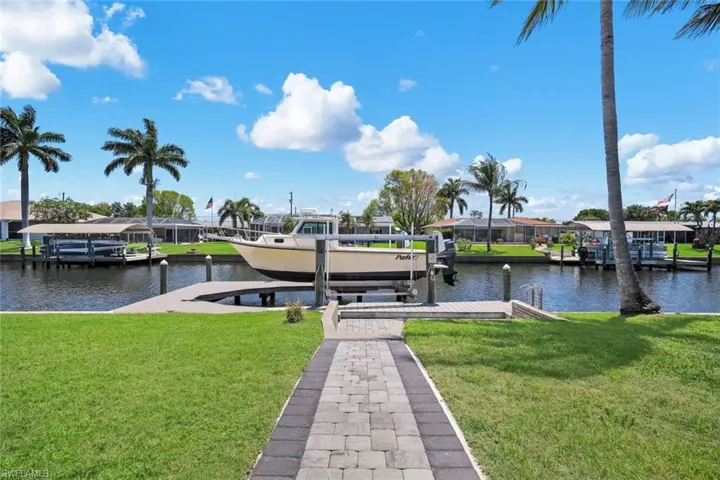 4005 SE 1st  AVE, Cape Coral, FL 33904