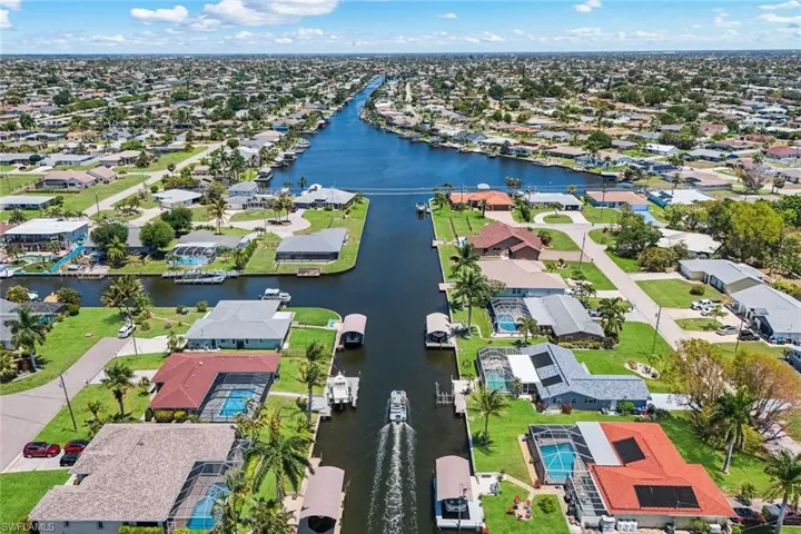 4005 SE 1st  AVE, Cape Coral, FL 33904